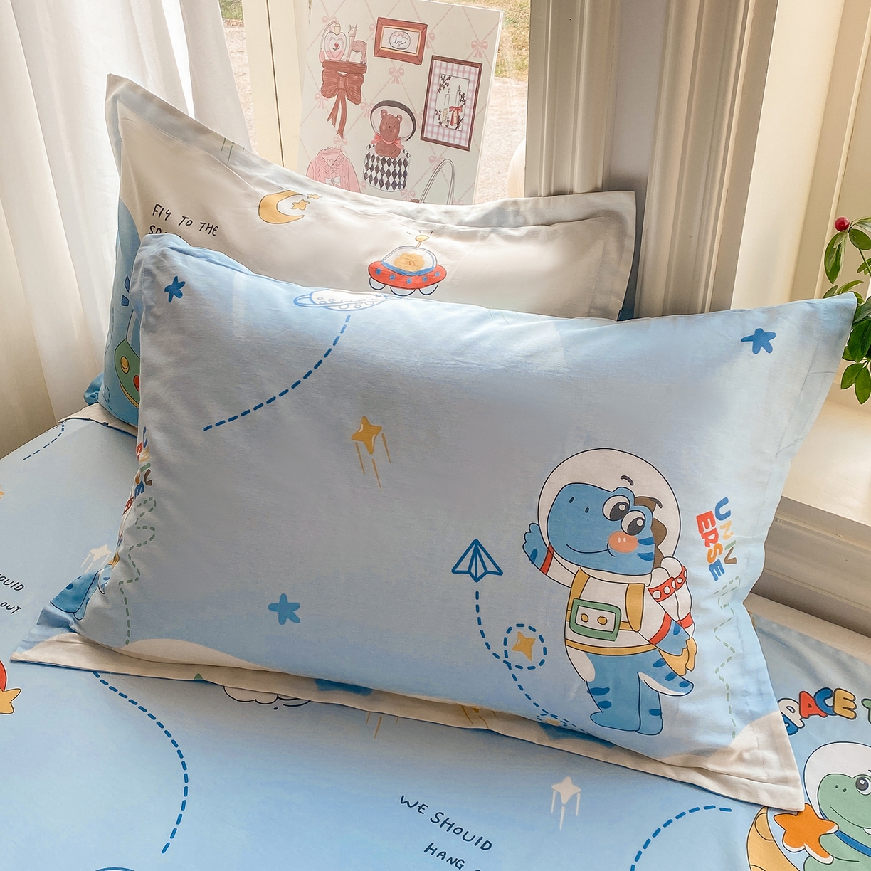 91家纺网 家纺一手货源 找家纺 花梦欣 2026新款全棉印花单品系列3简约卡通款-单枕套 星际漫游记