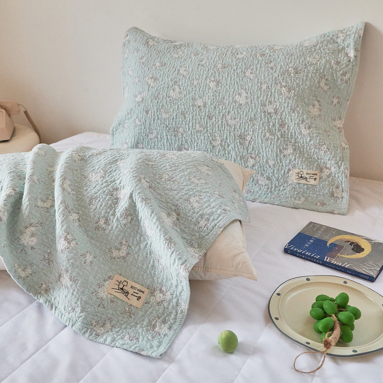 91家纺网 家纺一手货源 找家纺 沐瑟家纺 2026新款安心棉枕巾 花釉-浅蓝