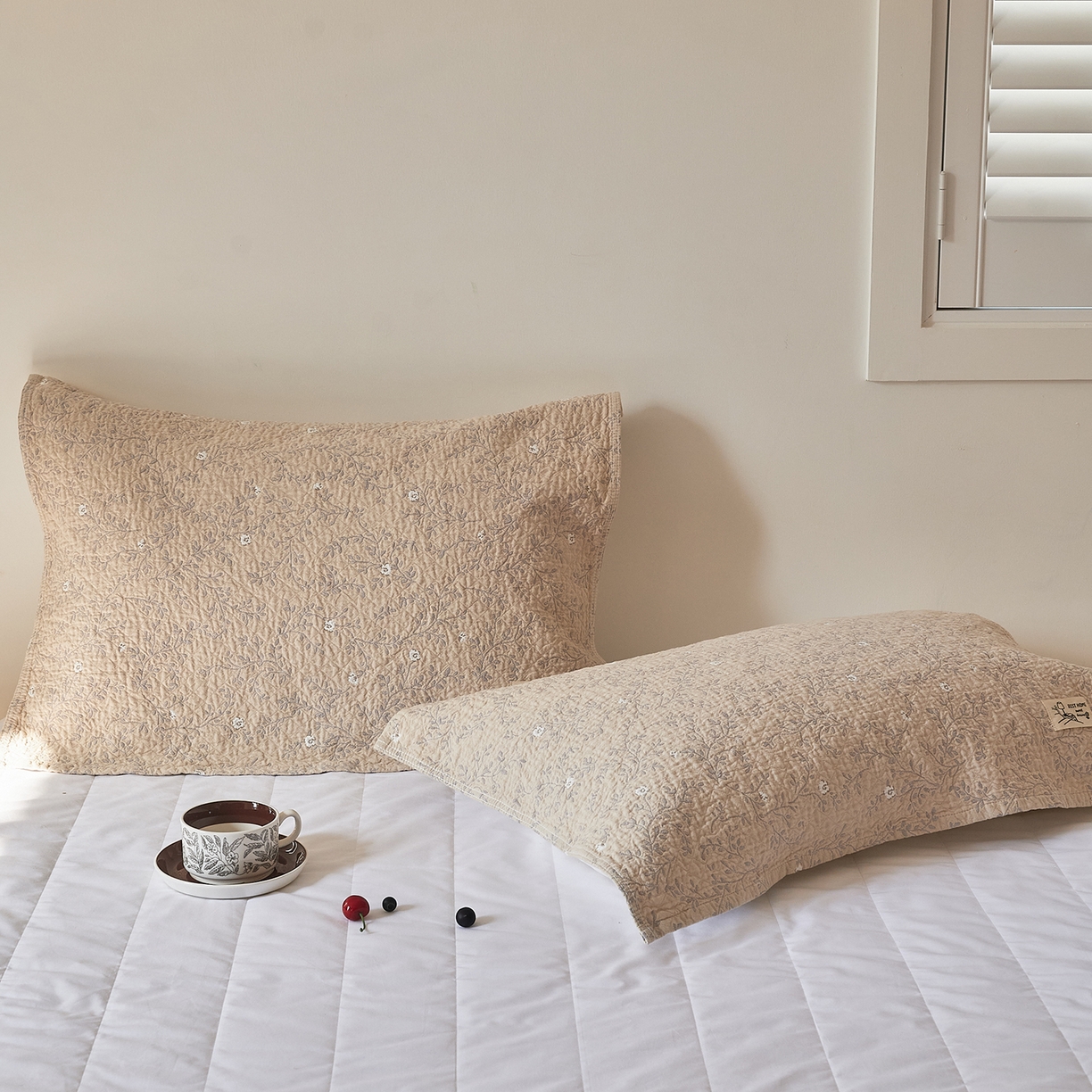 91家纺网 家纺一手货源 找家纺 沐瑟家纺 2026新款安心棉枕巾 花枝-浅咖