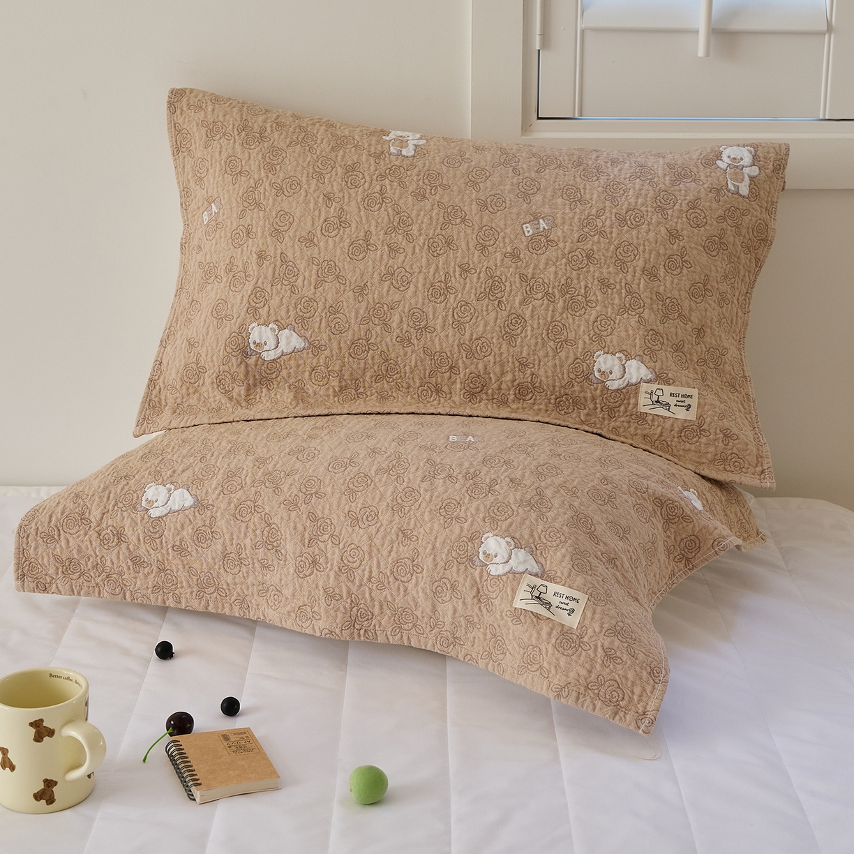 沐瑟家纺 2026新款安心棉枕巾 玫瑰熊-深咖