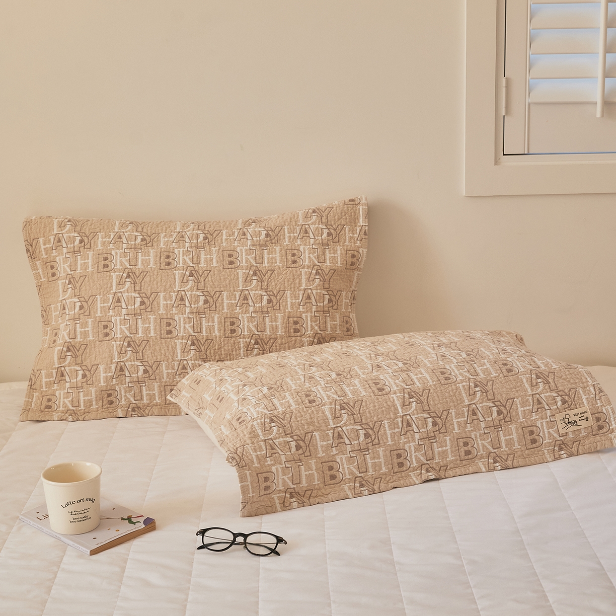 91家纺网 家纺一手货源 找家纺 沐瑟家纺 2026新款安心棉枕巾 字母-咖