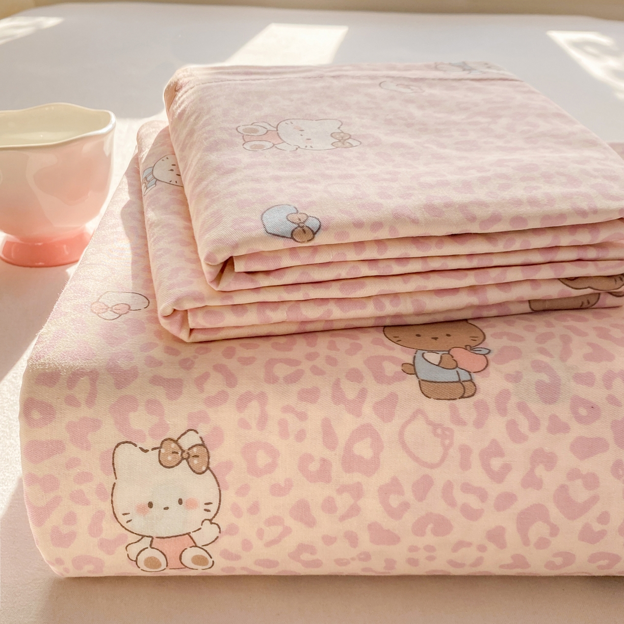 91家纺网 家纺一手货源 找家纺 花梦欣 2026新款全棉印花单品系列3简约卡通款-单床单 豹纹KT粉
