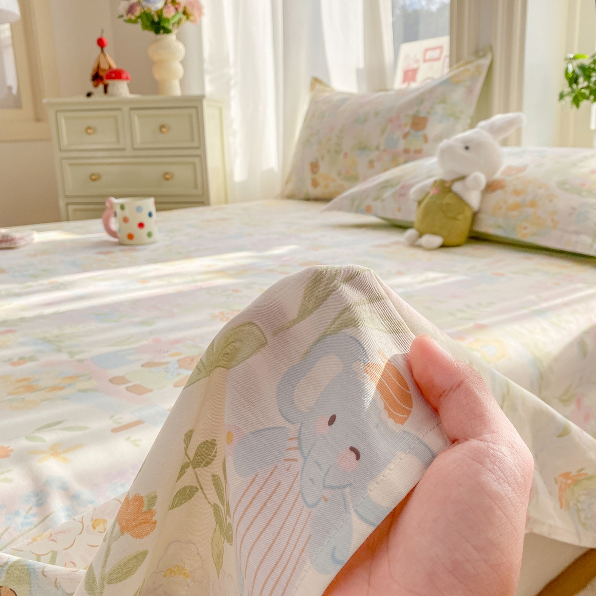 91家纺网 家纺一手货源 找家纺 花梦欣 2026新款全棉印花单品系列3简约卡通款-单床单 春游手记