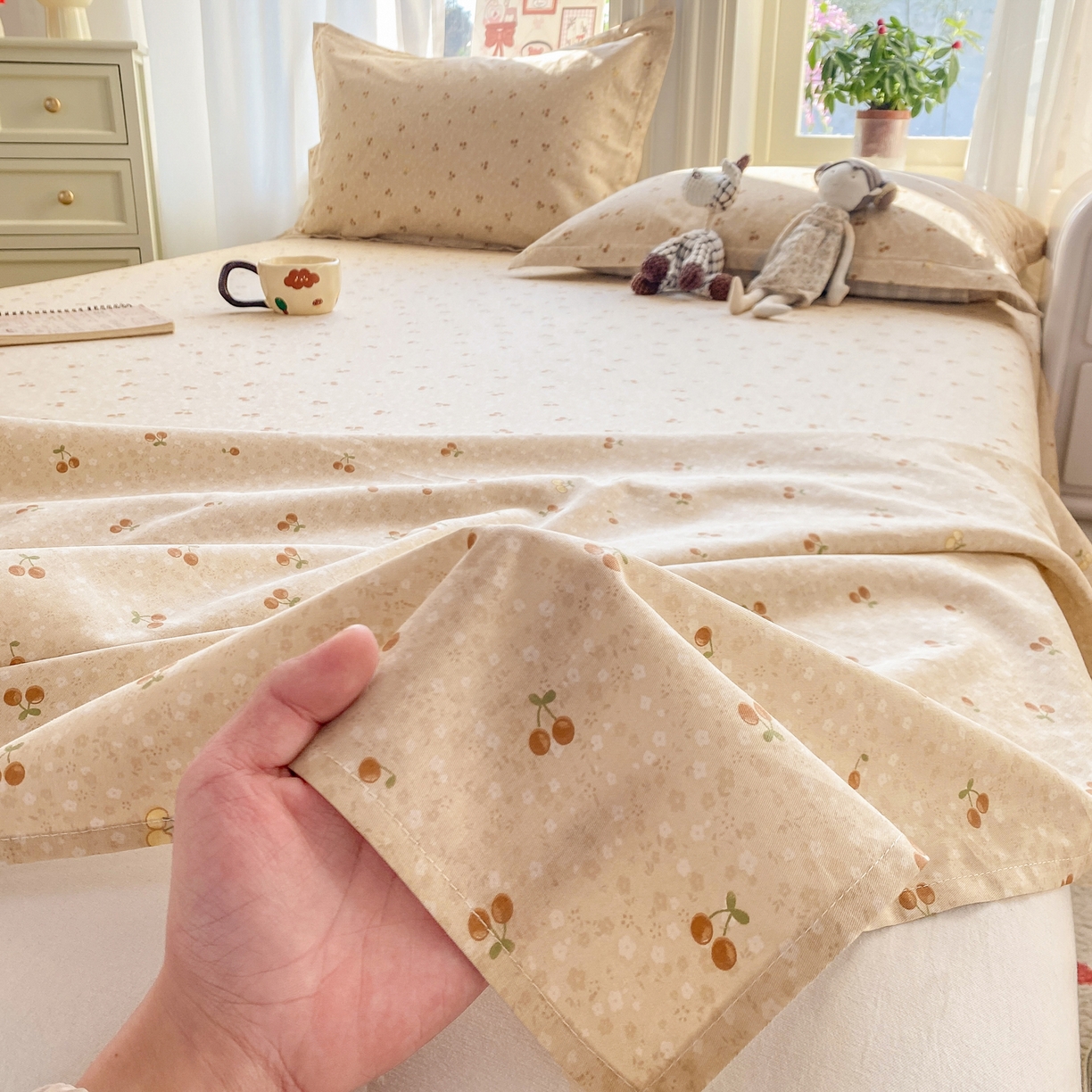 91家纺网 家纺一手货源 找家纺 花梦欣 2026新款全棉印花单品系列3简约卡通款-单床单 刺绣潮声咖