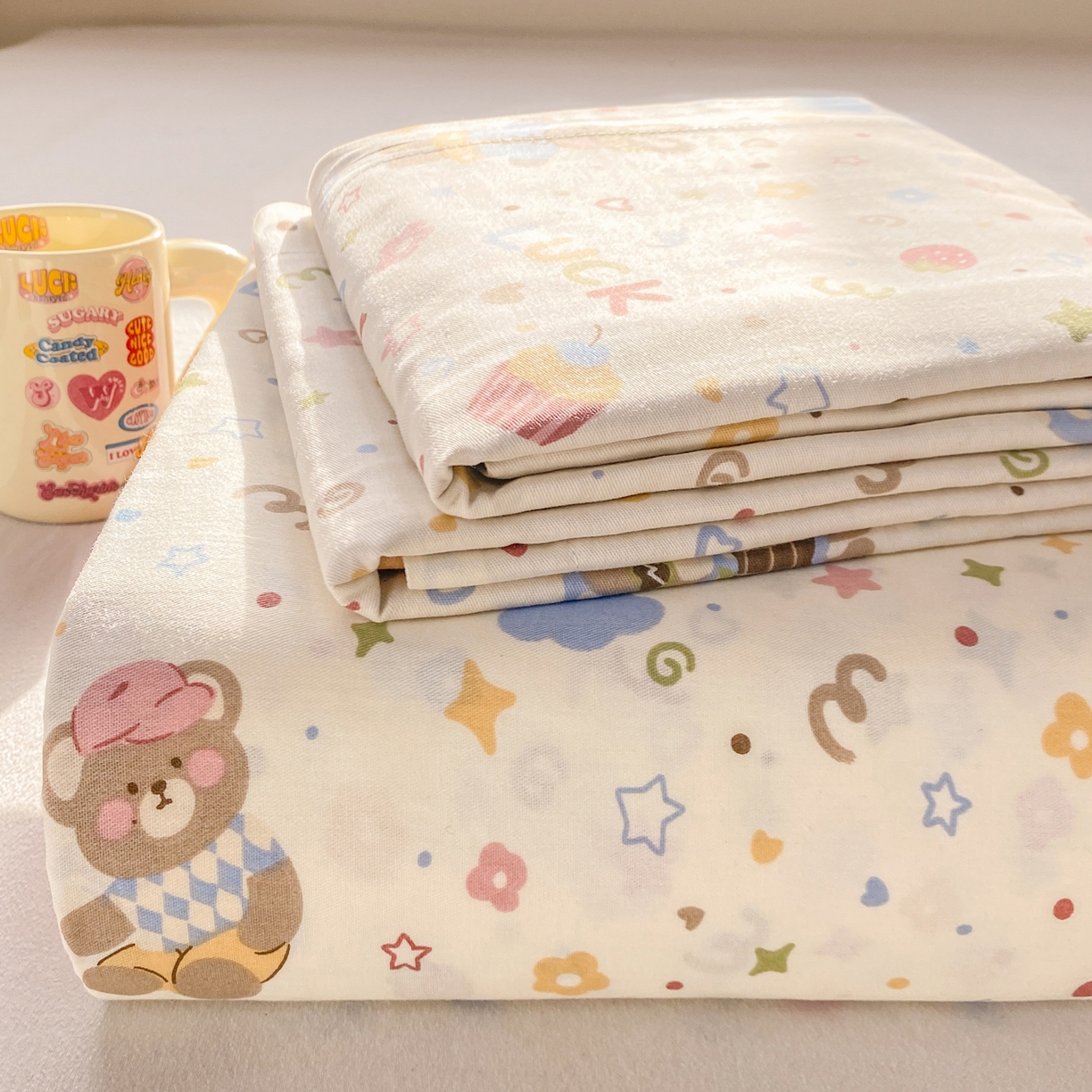 91家纺网 家纺一手货源 找家纺 花梦欣 2026新款全棉印花单品系列3简约卡通款-单床单 都市熊仔