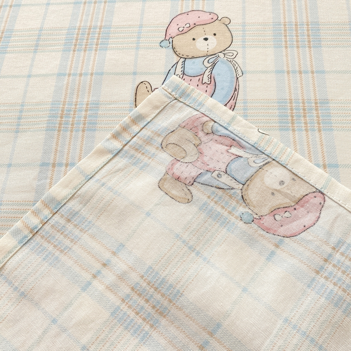 91家纺网 家纺一手货源 找家纺 花梦欣 2026新款全棉印花单品系列3简约卡通款-单床单 乖乖熊