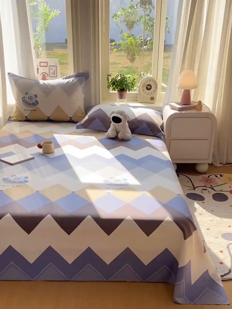 91家纺网 家纺一手货源 找家纺 花梦欣 2026新款全棉印花单品系列3简约卡通款-单床单 几何飞船