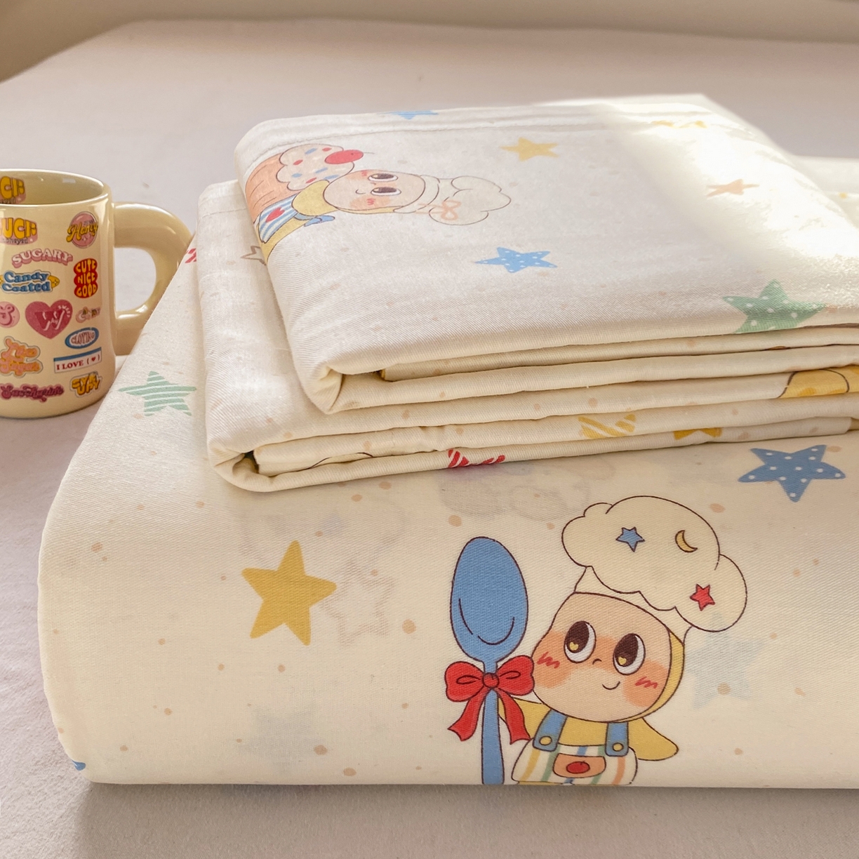 91家纺网 家纺一手货源 找家纺 花梦欣 2026新款全棉印花单品系列3简约卡通款-单床单 快乐小星