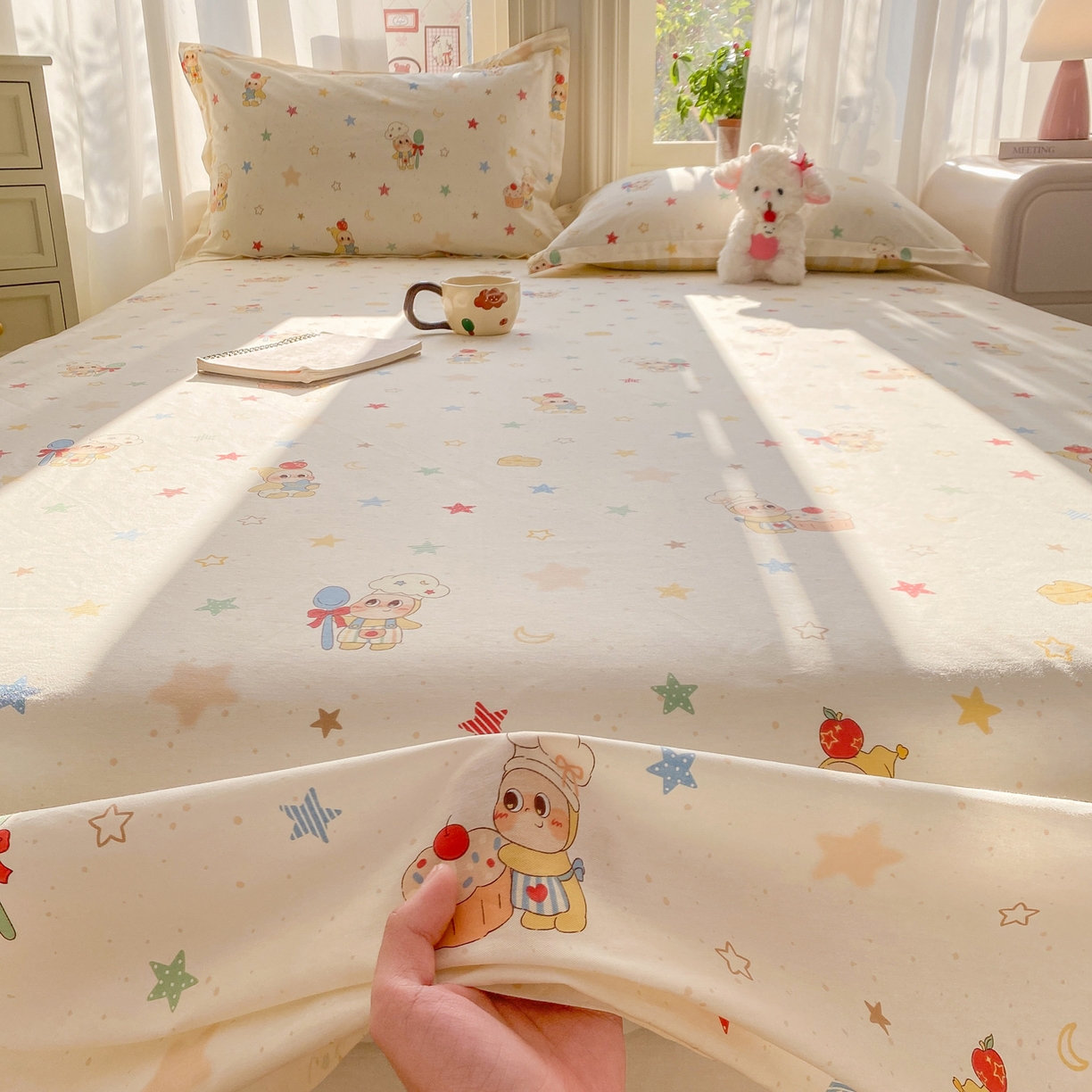 91家纺网 家纺一手货源 找家纺 花梦欣 2026新款全棉印花单品系列3简约卡通款-单床单 快乐小星