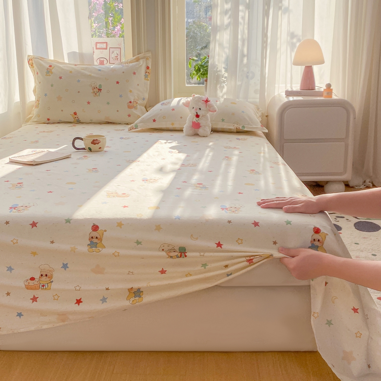 91家纺网 家纺一手货源 找家纺 花梦欣 2026新款全棉印花单品系列3简约卡通款-单床单 快乐小星