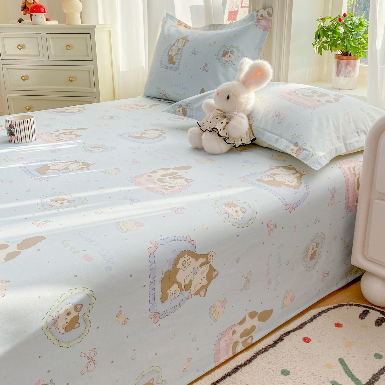 91家纺网 家纺一手货源 找家纺 花梦欣 2026新款全棉印花单品系列3简约卡通款-单床单 狸花小姐兰