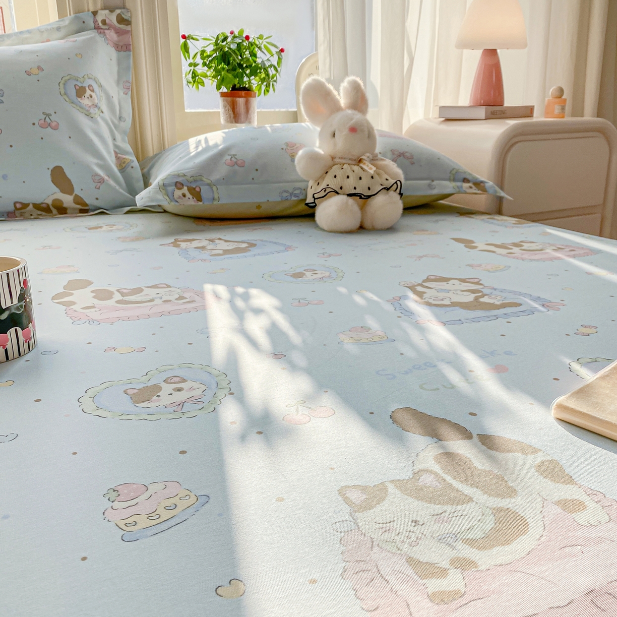 91家纺网 家纺一手货源 找家纺 花梦欣 2026新款全棉印花单品系列3简约卡通款-单床单 狸花小姐兰