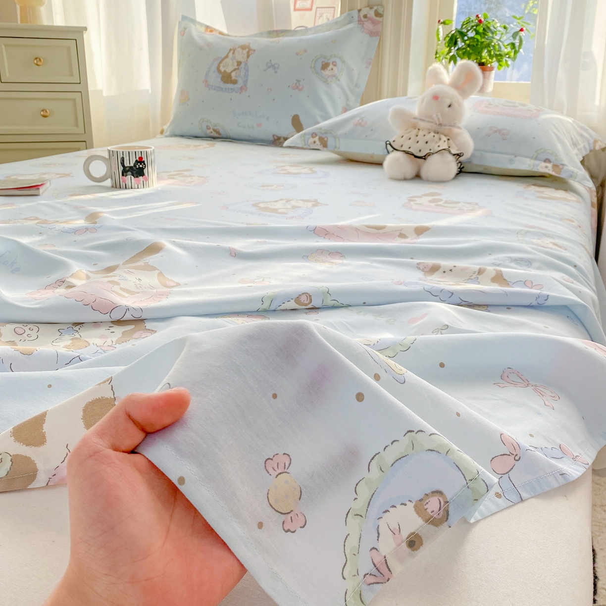 91家纺网 家纺一手货源 找家纺 花梦欣 2026新款全棉印花单品系列3简约卡通款-单床单 狸花小姐兰