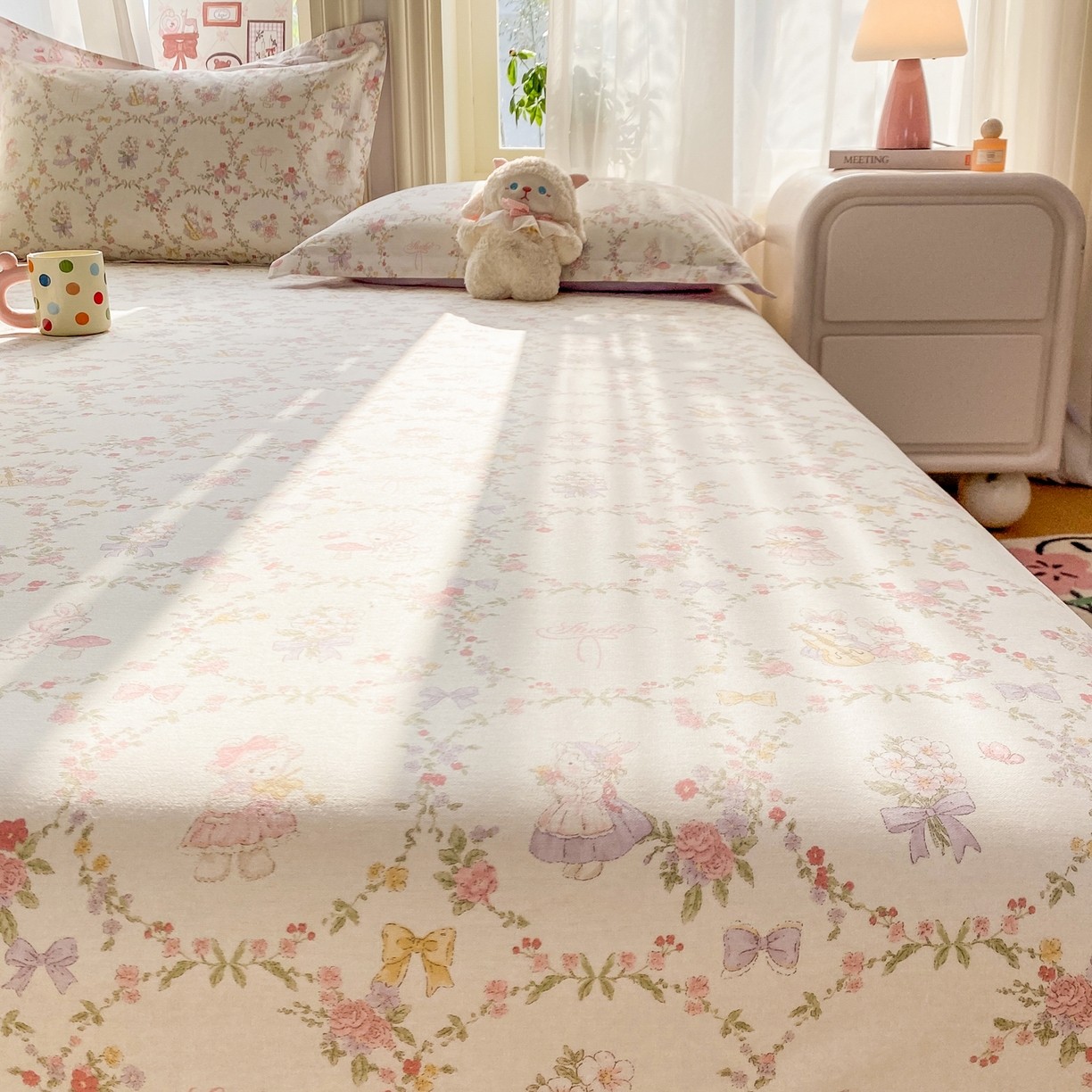 91家纺网 家纺一手货源 找家纺 花梦欣 2026新款全棉印花单品系列3简约卡通款-单床单 童话花町