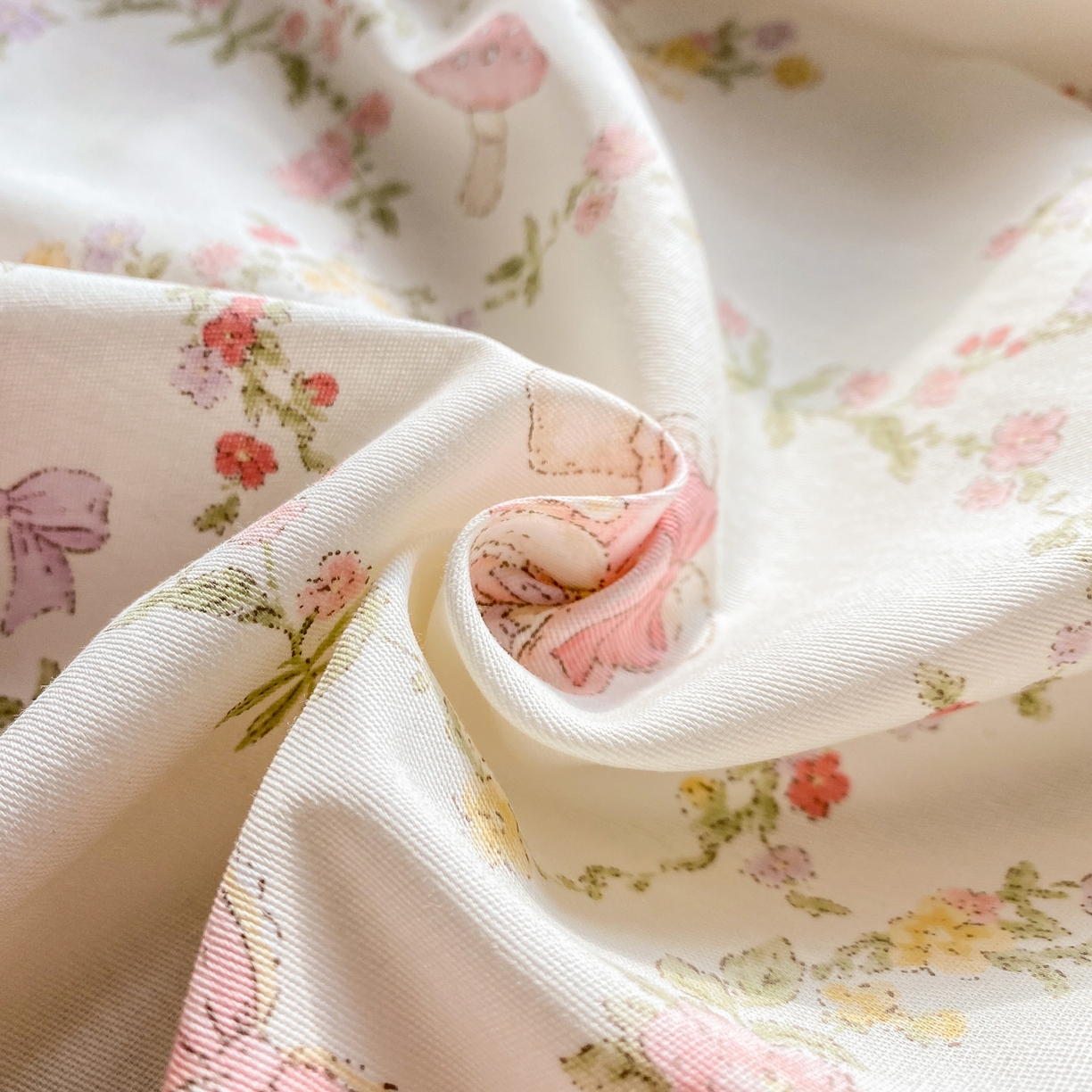 91家纺网 家纺一手货源 找家纺 花梦欣 2026新款全棉印花单品系列3简约卡通款-单床单 童话花町