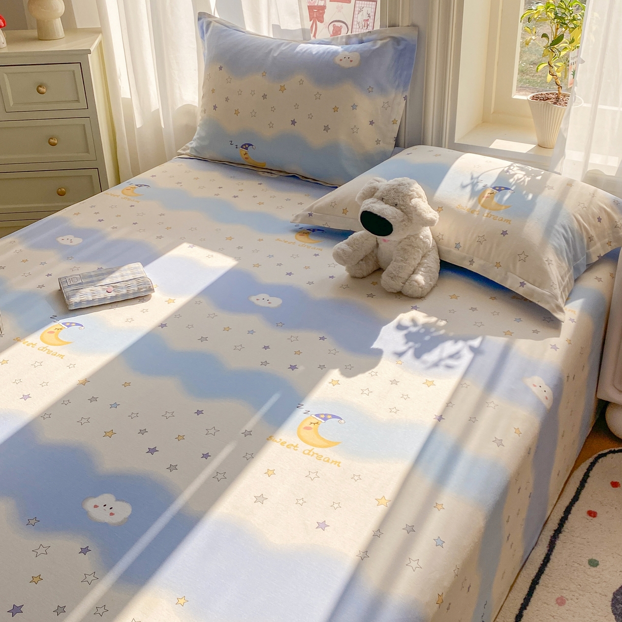 91家纺网 家纺一手货源 找家纺 花梦欣 2026新款全棉印花单品系列3简约卡通款-单床单 星辰入梦