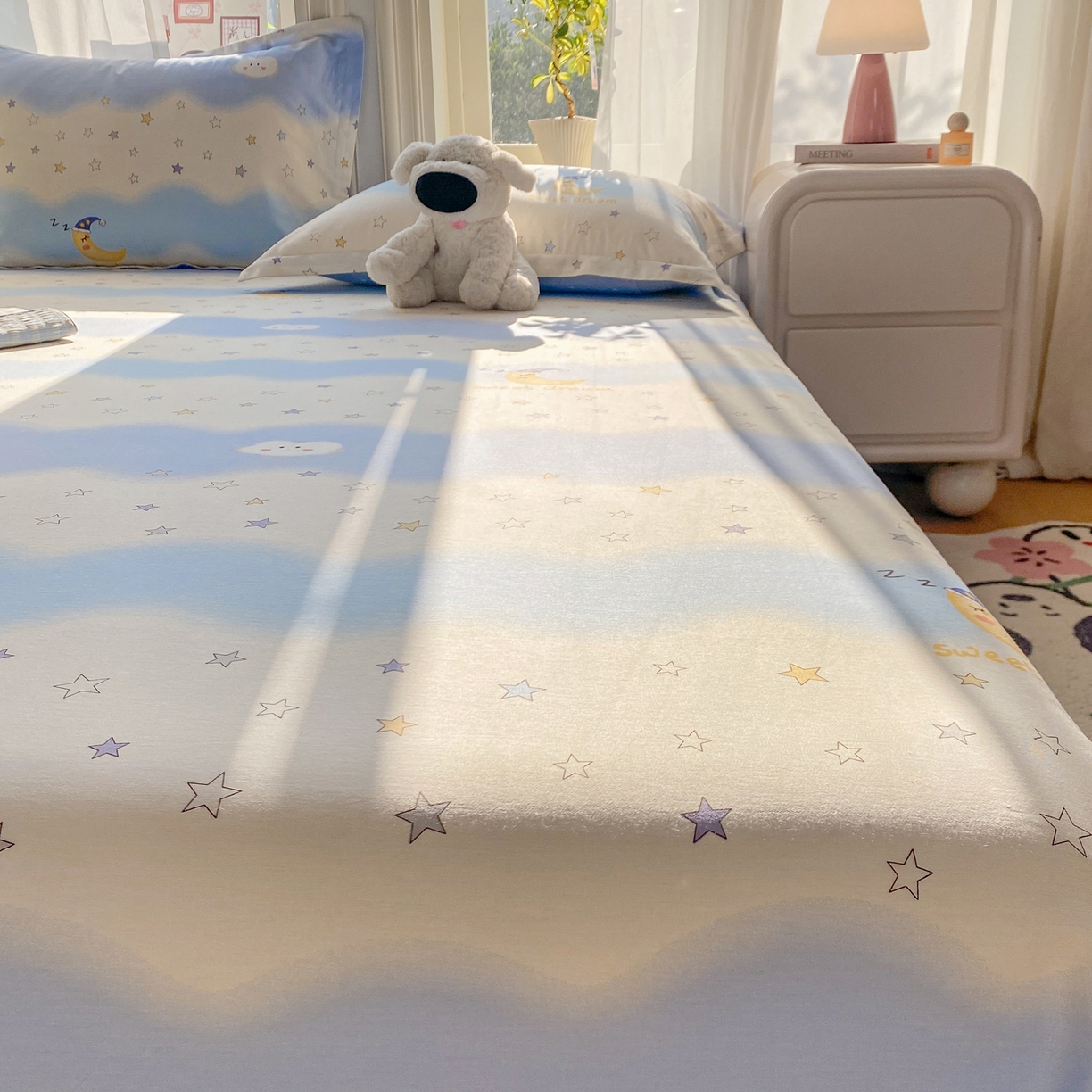 91家纺网 家纺一手货源 找家纺 花梦欣 2026新款全棉印花单品系列3简约卡通款-单床单 星辰入梦