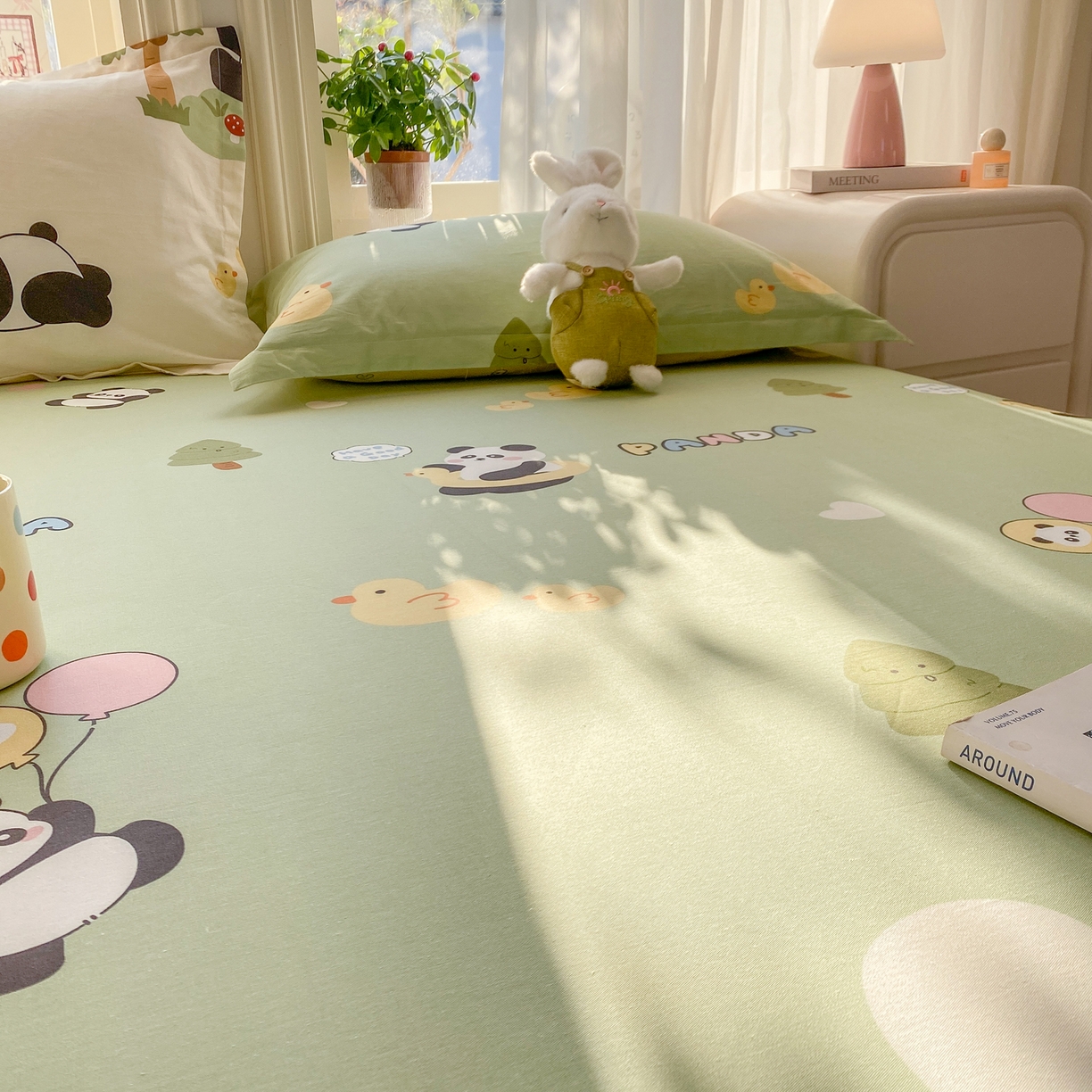 91家纺网 家纺一手货源 找家纺 花梦欣 2026新款全棉印花单品系列3简约卡通款-单床单 熊猫鸭鸭乐绿