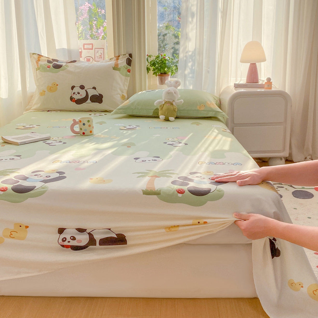 91家纺网 家纺一手货源 找家纺 花梦欣 2026新款全棉印花单品系列3简约卡通款-单床单 熊猫鸭鸭乐绿