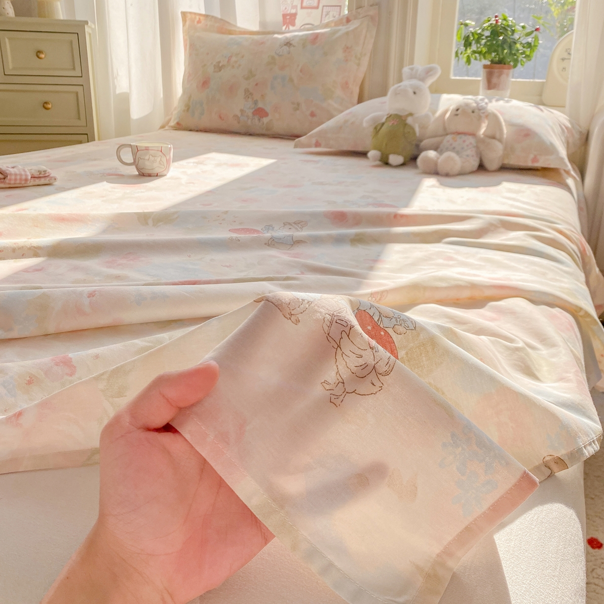 91家纺网 家纺一手货源 找家纺 花梦欣 2026新款全棉印花单品系列3简约卡通款-单床单 油画弦音