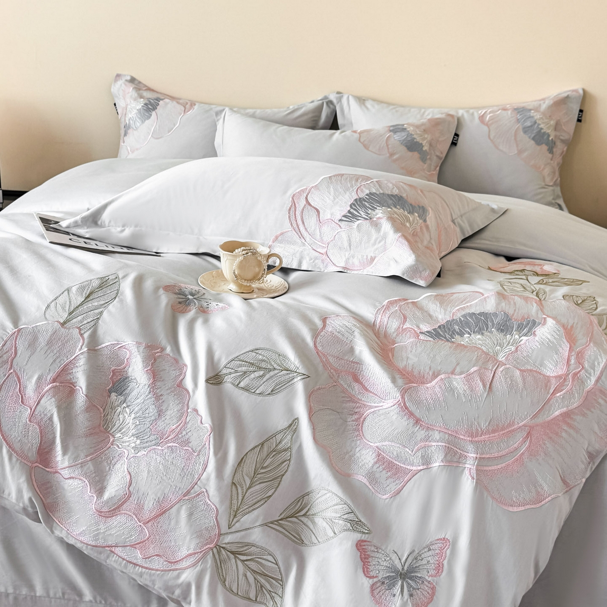 91家纺网 家纺一手货源 找家纺 乐美家纺 2026新款春夏新品全棉大阪刺绣花熙系列 花熙（灰兰）