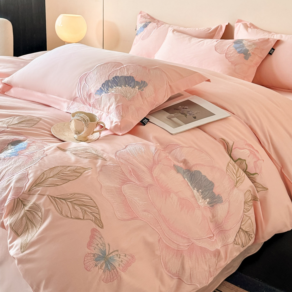 91家纺网 家纺一手货源 找家纺 乐美家纺 2026新款春夏新品全棉大阪刺绣花熙系列 花熙（冰粉）