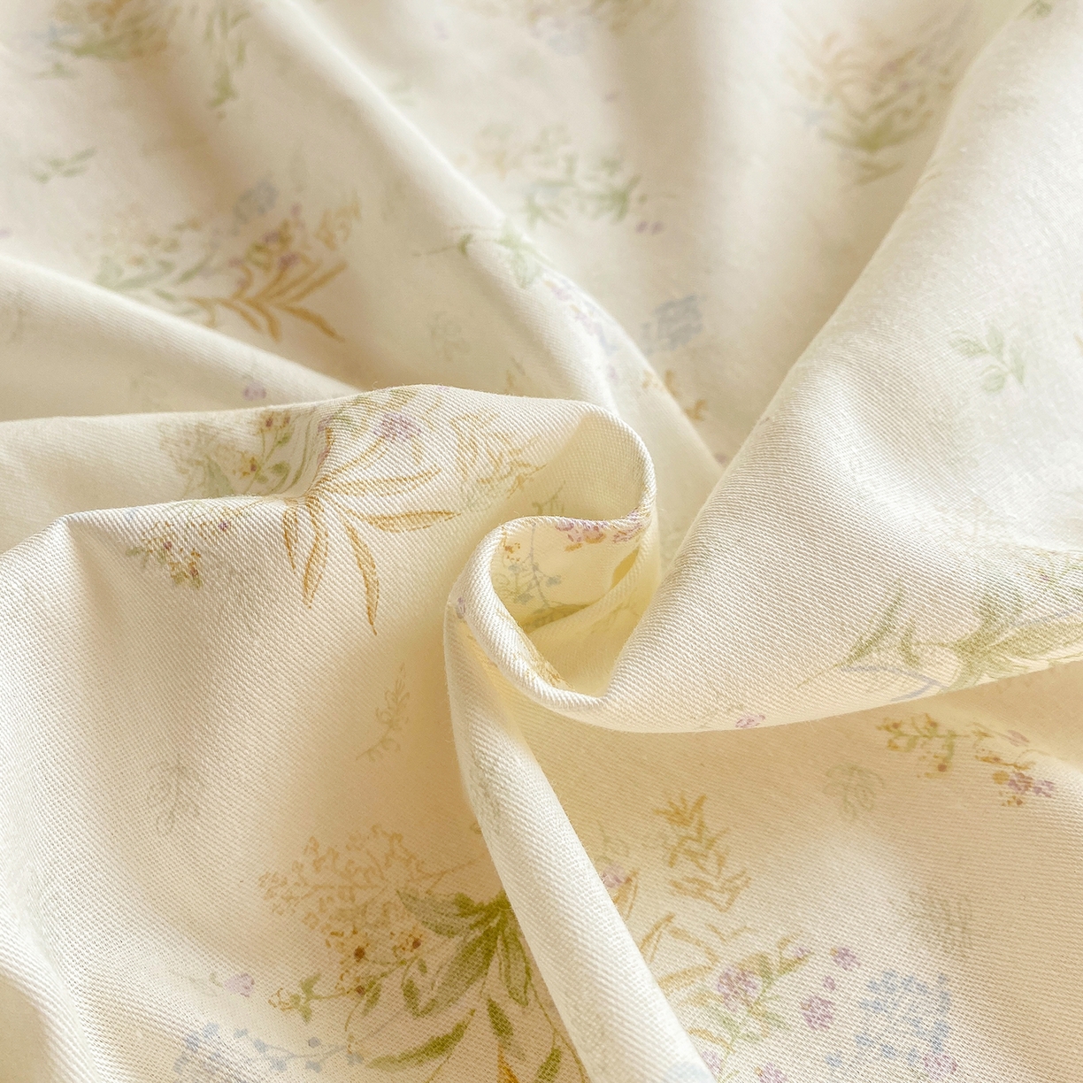 91家纺网 家纺一手货源 找家纺 花梦欣 2026新款全棉印花单品系列2花卉款-单枕套 荷叶邮差