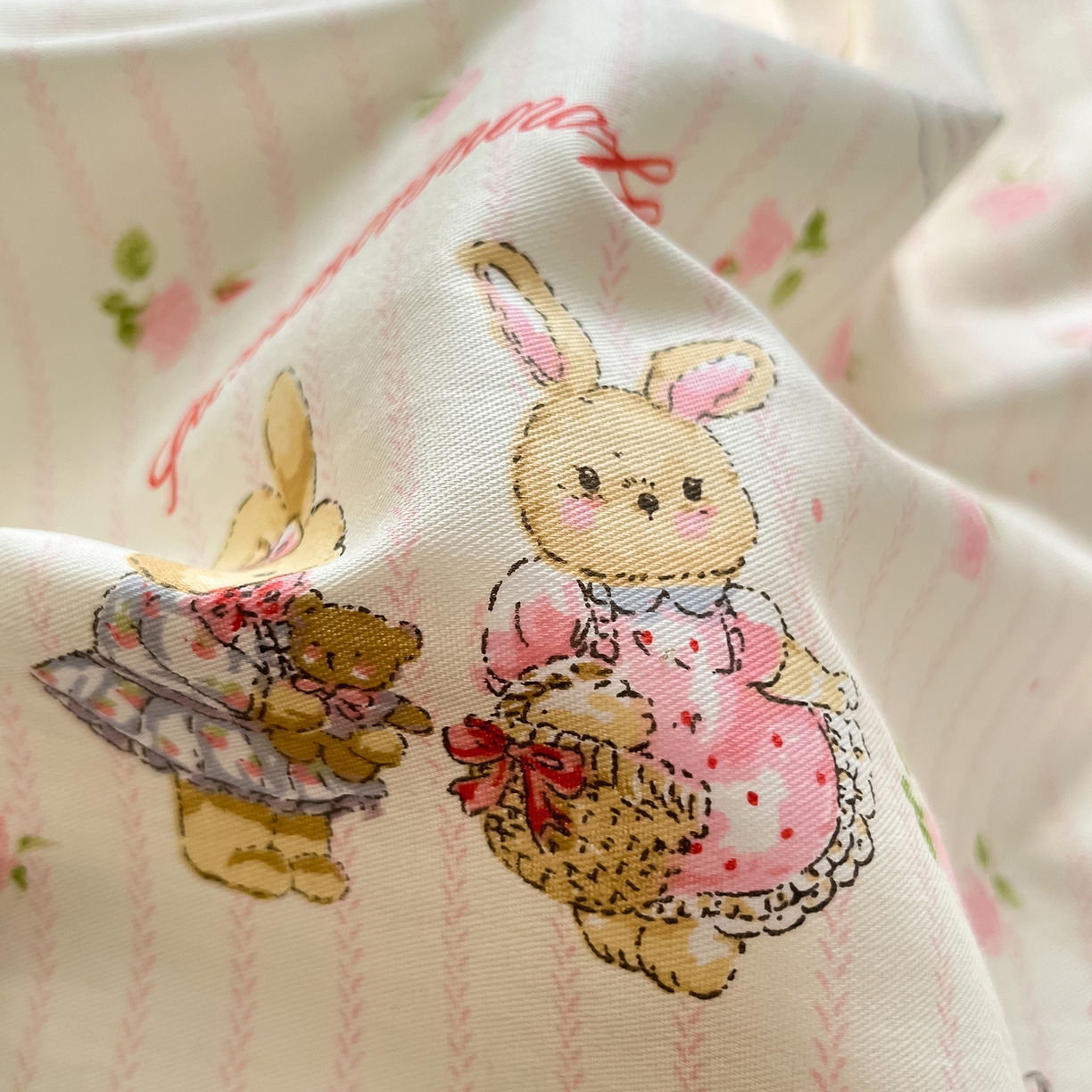 91家纺网 家纺一手货源 找家纺 花梦欣 2026新款全棉印花单品系列2花卉款-单枕套 甜蜜纪念日