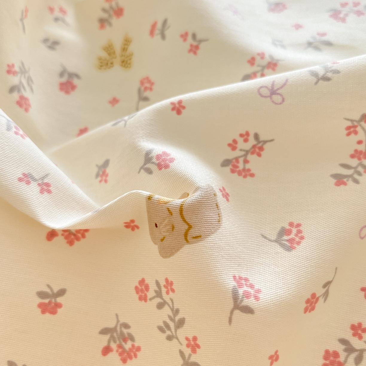 91家纺网 家纺一手货源 找家纺 花梦欣 2026新款全棉印花单品系列2花卉款-单枕套 微花耳耳粉