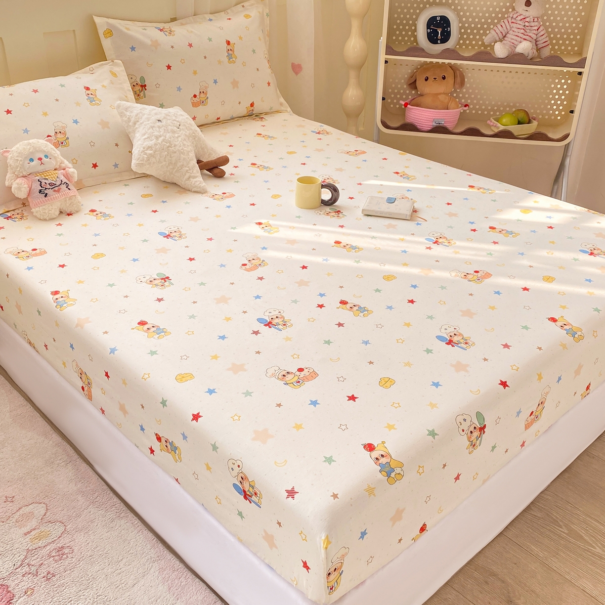 91家纺网 家纺一手货源 找家纺 花梦欣 2026新款全棉印花单品系列3简约卡通款-单床笠 快乐小星