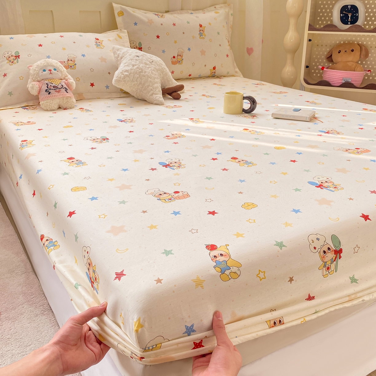 91家纺网 家纺一手货源 找家纺 花梦欣 2026新款全棉印花单品系列3简约卡通款-单床笠 快乐小星