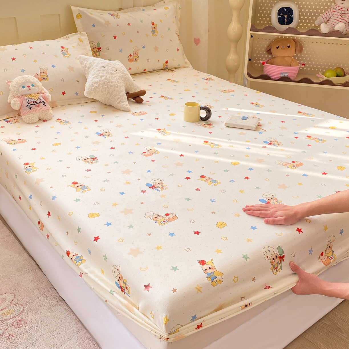 91家纺网 家纺一手货源 找家纺 花梦欣 2026新款全棉印花单品系列3简约卡通款-单床笠 快乐小星