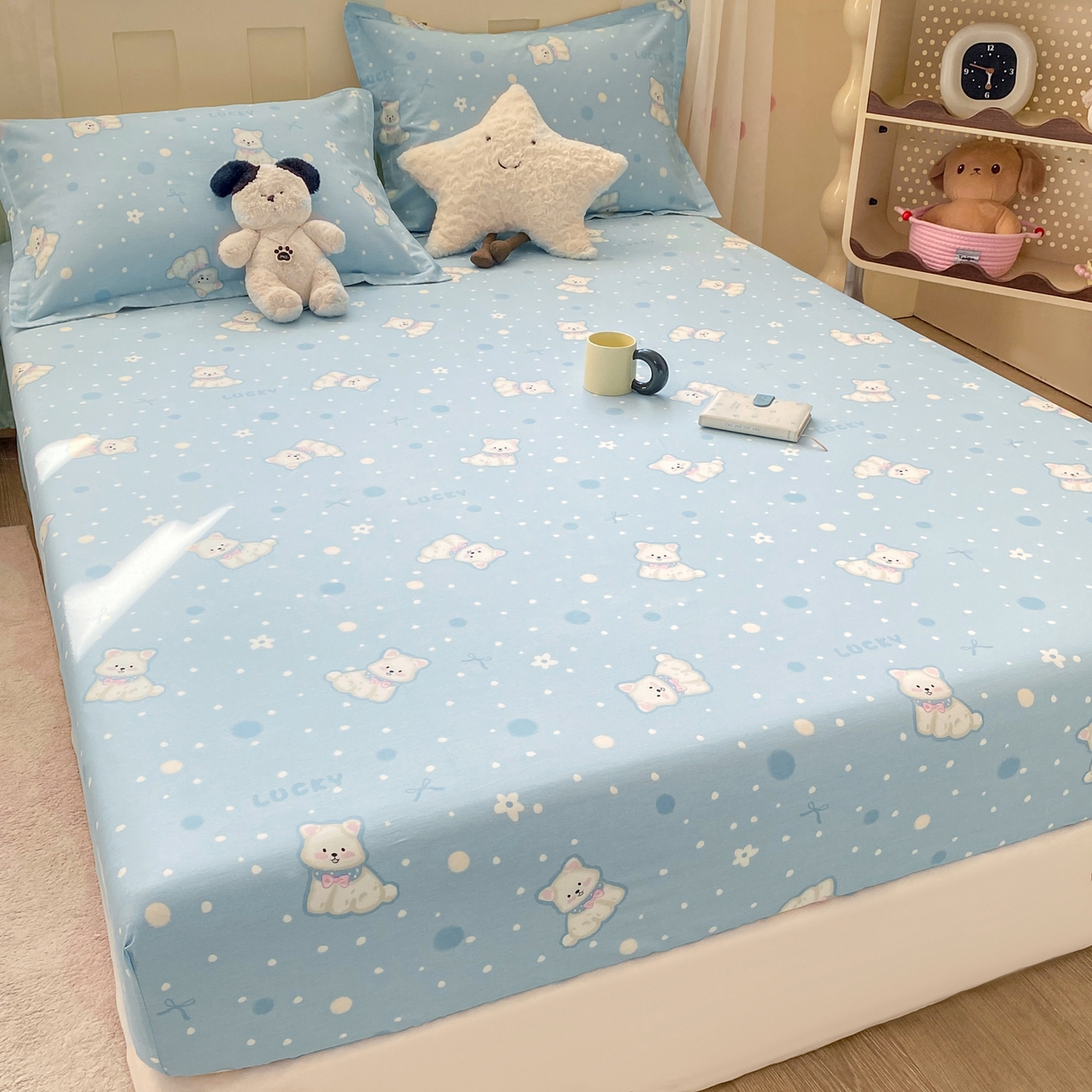 91家纺网 家纺一手货源 找家纺 花梦欣 2026新款全棉印花单品系列3简约卡通款-单床笠 蓝色泡芙狗