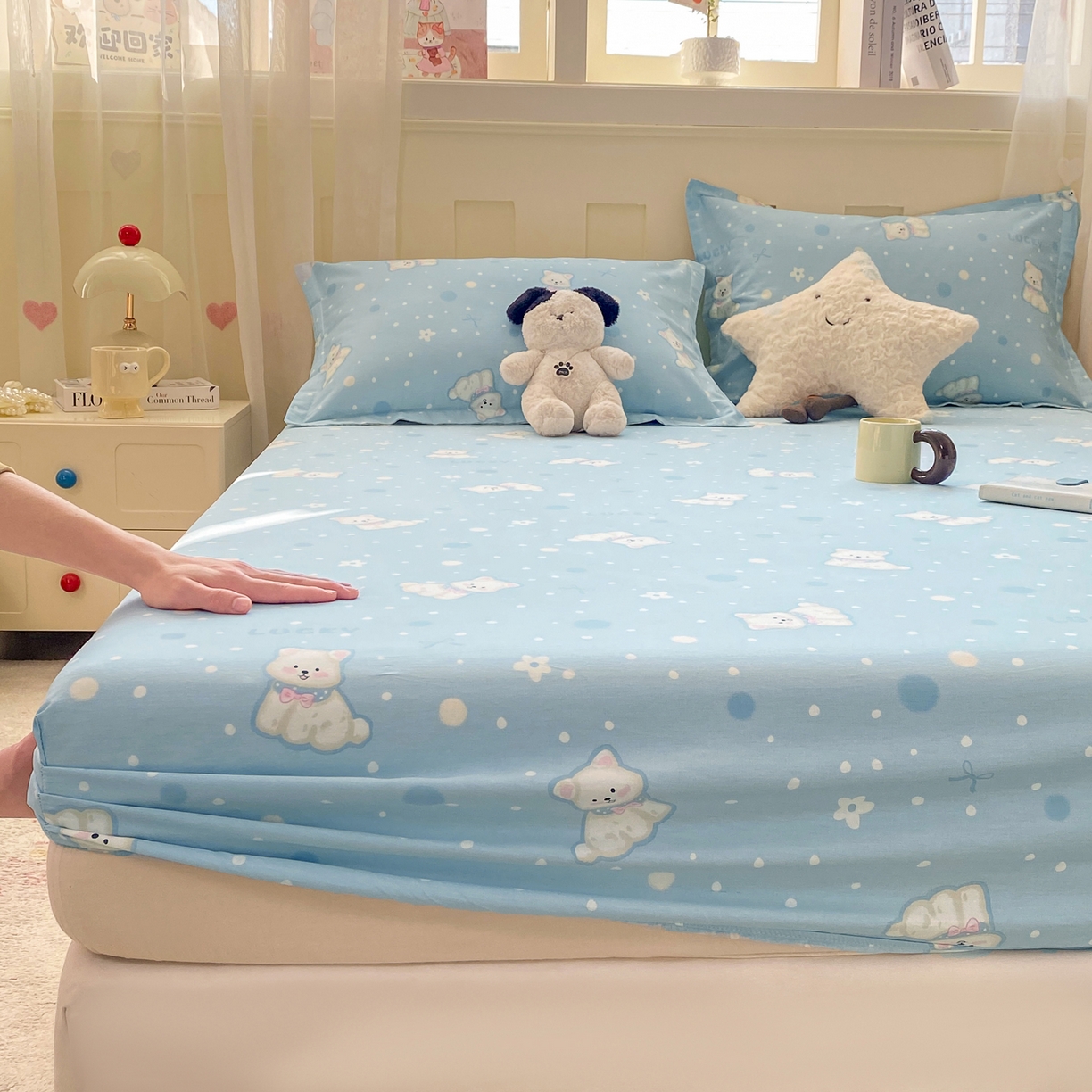 91家纺网 家纺一手货源 找家纺 花梦欣 2026新款全棉印花单品系列3简约卡通款-单床笠 蓝色泡芙狗