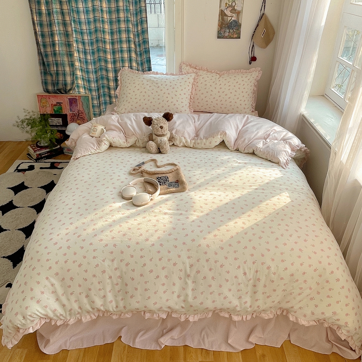 91家纺网 家纺一手货源 找家纺 轻奢坊 2026新款云感仿棉水洗棉褶皱短花边四件套 花花格粉