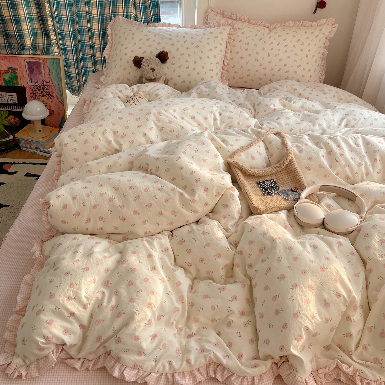 91家纺网 家纺一手货源 找家纺 轻奢坊 2026新款云感仿棉水洗棉褶皱短花边四件套 花花格粉