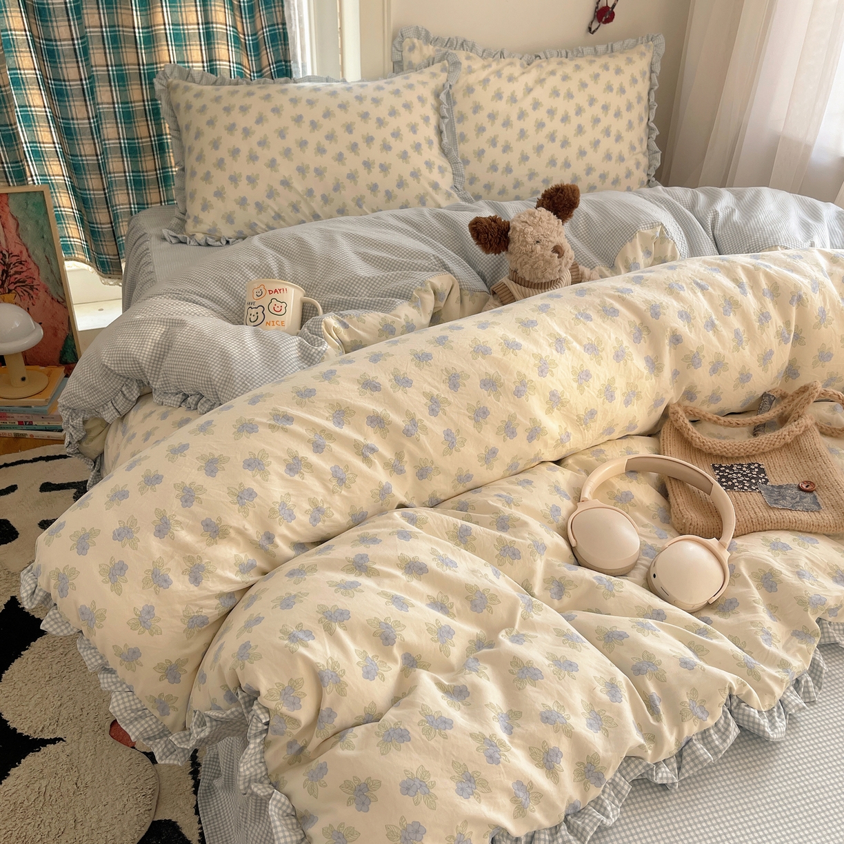 91家纺网 家纺一手货源 找家纺 轻奢坊 2026新款云感仿棉水洗棉褶皱短花边四件套 花花格蓝