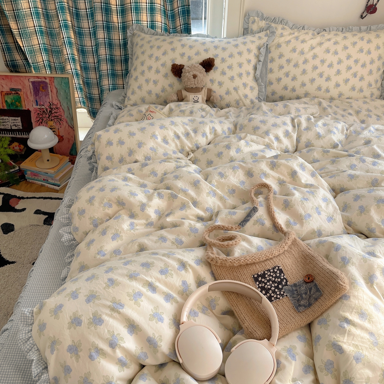 91家纺网 家纺一手货源 找家纺 轻奢坊 2026新款云感仿棉水洗棉褶皱短花边四件套 花花格蓝