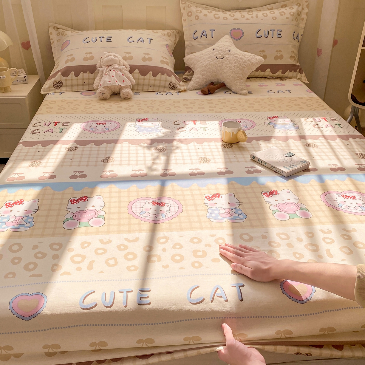 91家纺网 家纺一手货源 找家纺 花梦欣 2026新款全棉印花单品系列3简约卡通款-单床笠 萌萌凯蒂