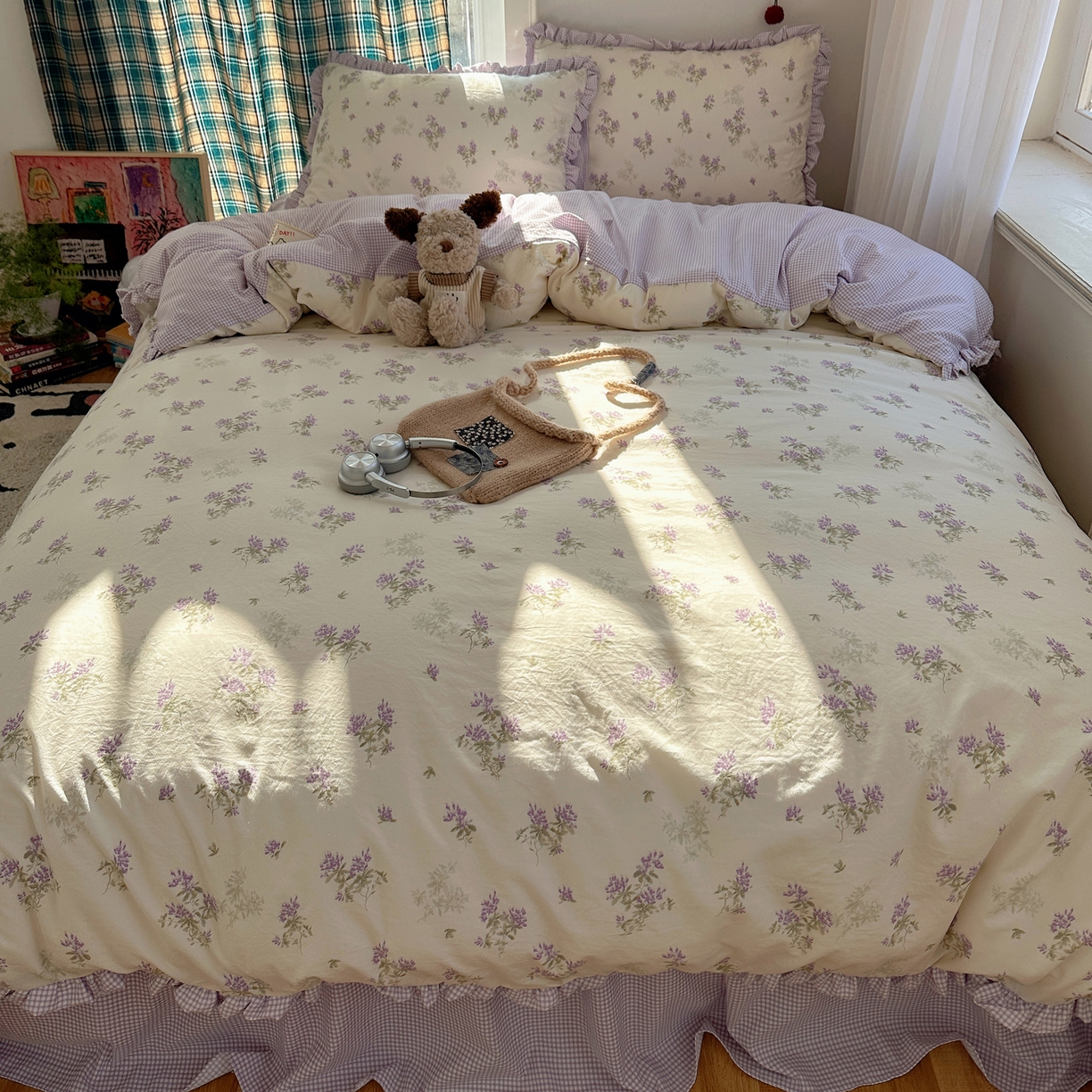 91家纺网 家纺一手货源 找家纺 轻奢坊 2026新款云感仿棉水洗棉褶皱短花边四件套 花花格紫