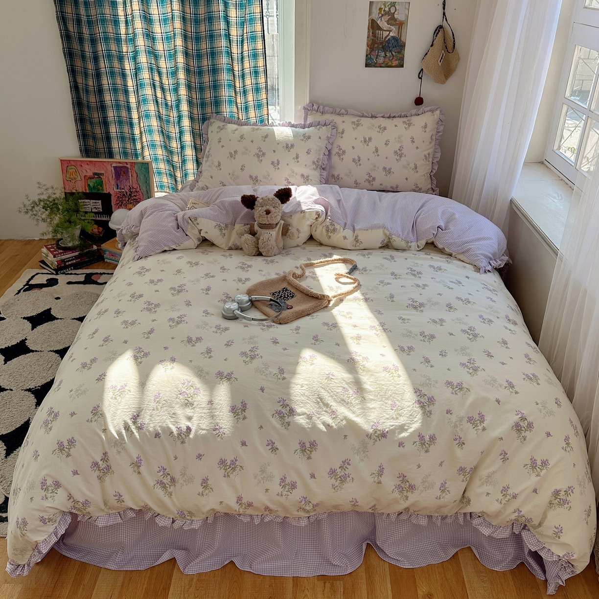 91家纺网 家纺一手货源 找家纺 轻奢坊 2026新款云感仿棉水洗棉褶皱短花边四件套 花花格紫