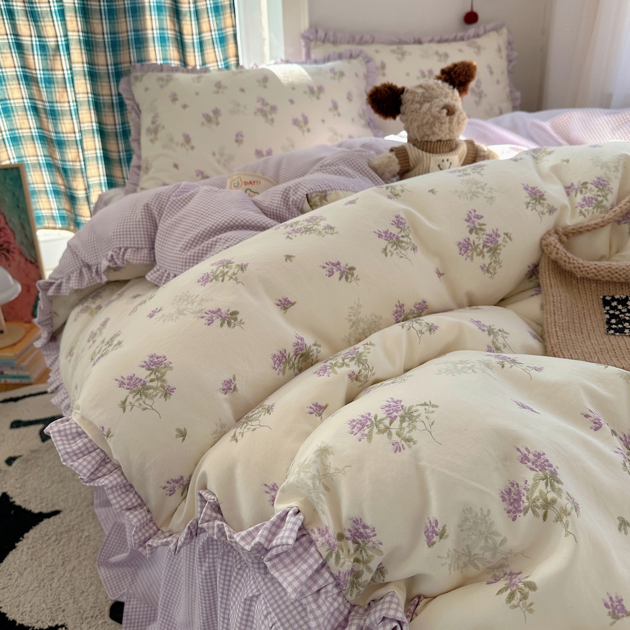 91家纺网 家纺一手货源 找家纺 轻奢坊 2026新款云感仿棉水洗棉褶皱短花边四件套 花花格紫