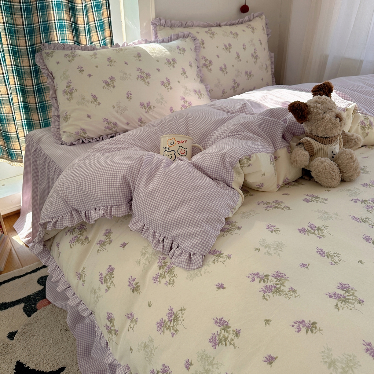 91家纺网 家纺一手货源 找家纺 轻奢坊 2026新款云感仿棉水洗棉褶皱短花边四件套 花花格紫