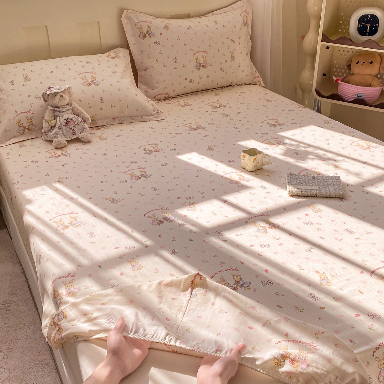 91家纺网 家纺一手货源 找家纺 花梦欣 2026新款全棉印花单品系列3简约卡通款-单床笠 甜蜜纪念日