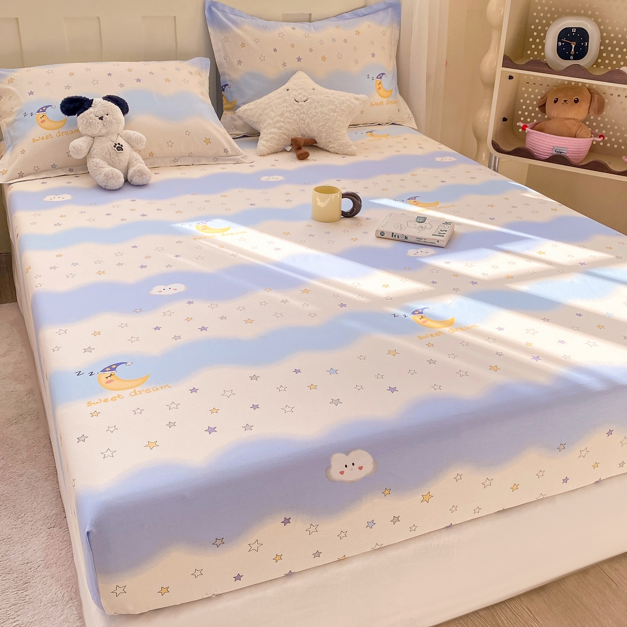 91家纺网 家纺一手货源 找家纺 花梦欣 2026新款全棉印花单品系列3简约卡通款-单床笠 星辰入梦