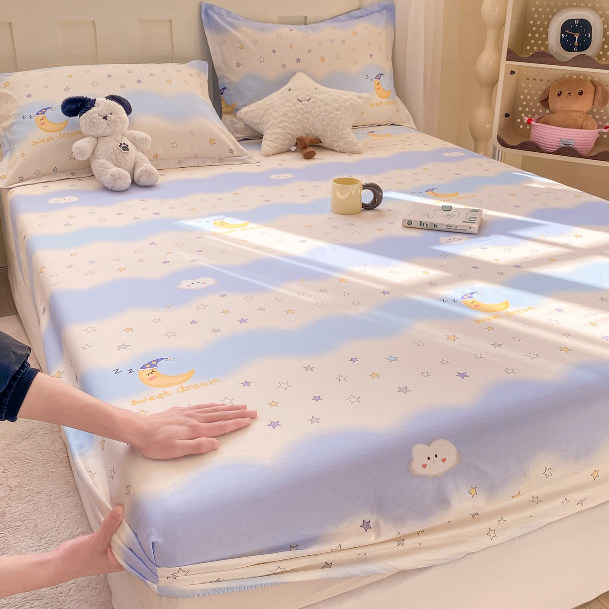 91家纺网 家纺一手货源 找家纺 花梦欣 2026新款全棉印花单品系列3简约卡通款-单床笠 星辰入梦