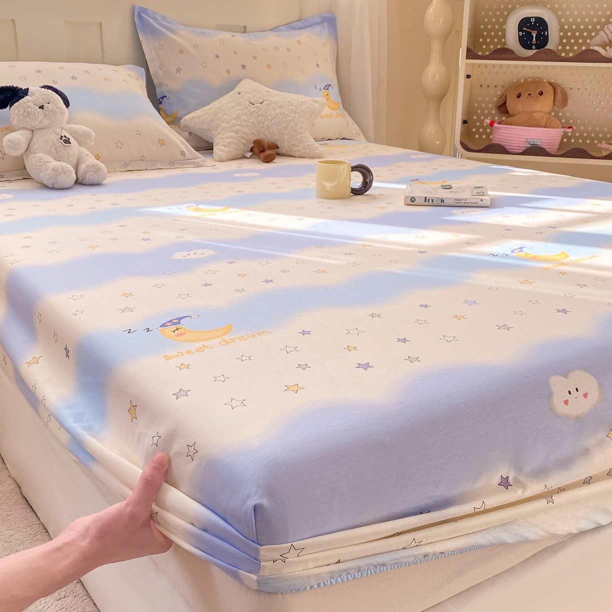 91家纺网 家纺一手货源 找家纺 花梦欣 2026新款全棉印花单品系列3简约卡通款-单床笠 星辰入梦