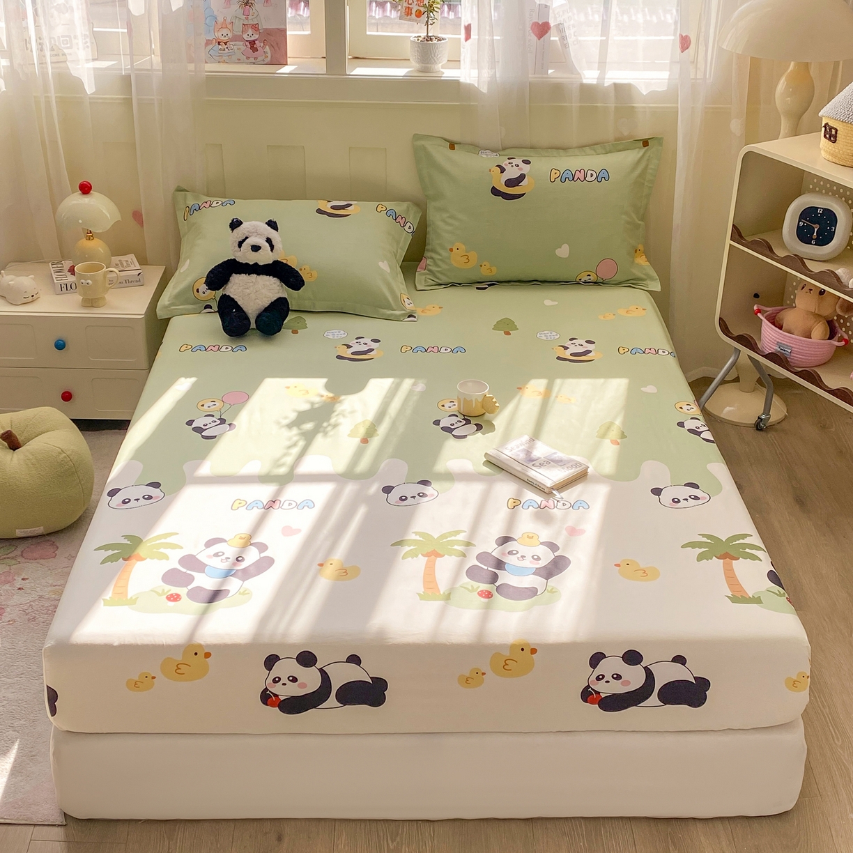 91家纺网 家纺一手货源 找家纺 花梦欣 2026新款全棉印花单品系列3简约卡通款-单床笠 熊猫鸭鸭乐绿