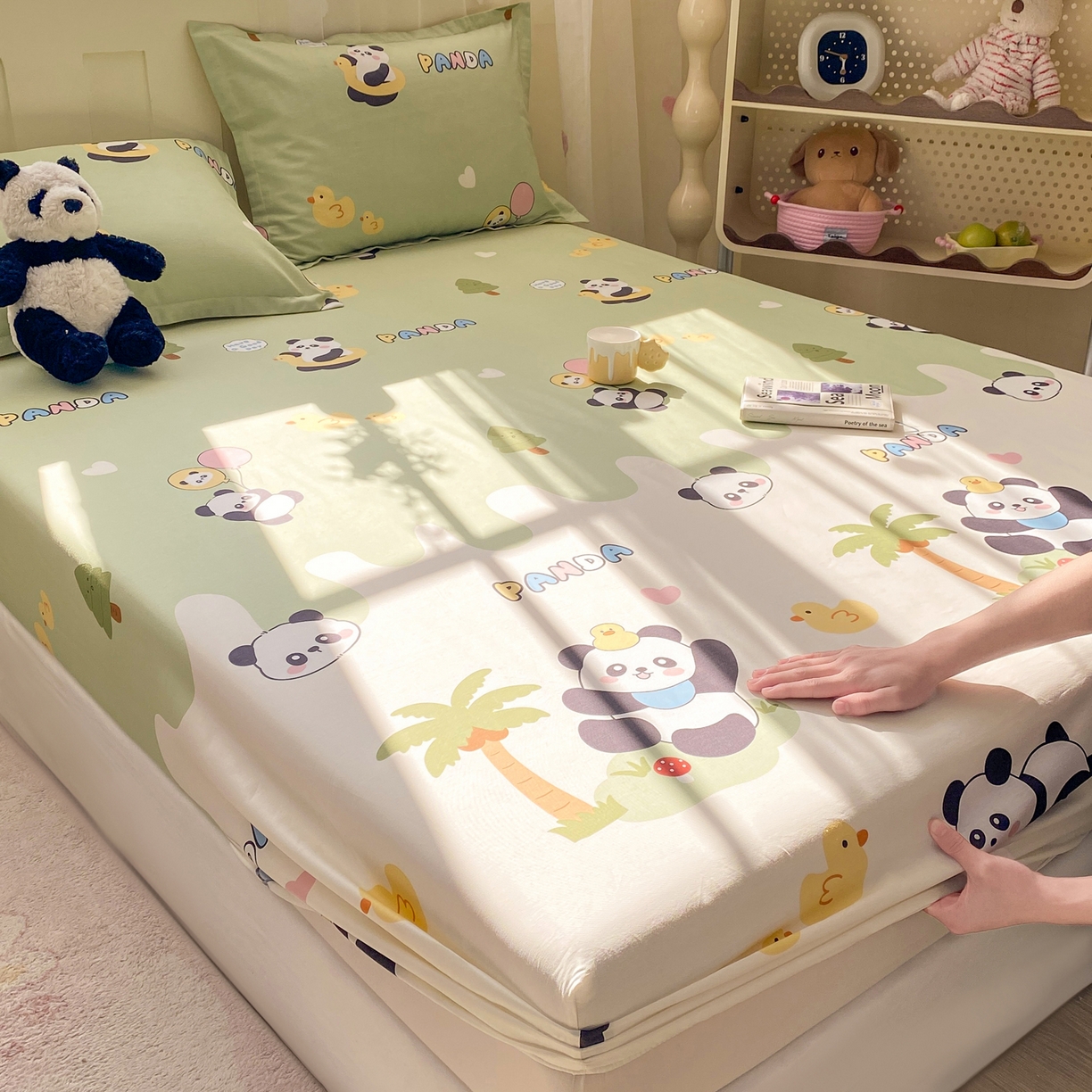 91家纺网 家纺一手货源 找家纺 花梦欣 2026新款全棉印花单品系列3简约卡通款-单床笠 熊猫鸭鸭乐绿