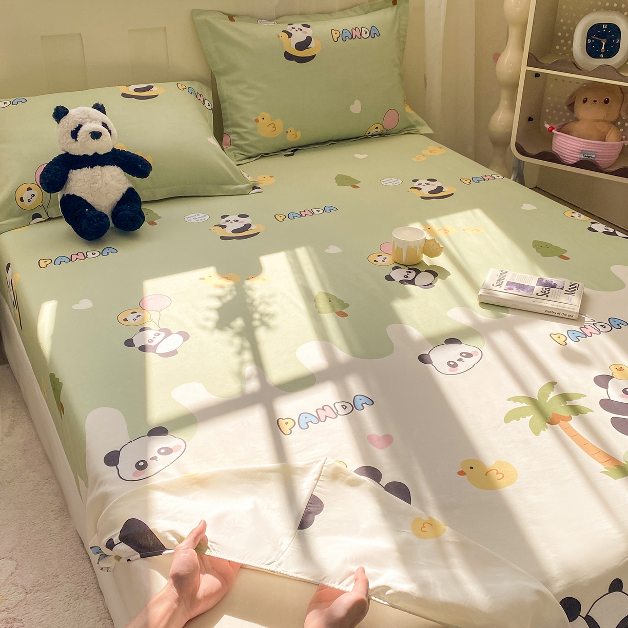 91家纺网 家纺一手货源 找家纺 花梦欣 2026新款全棉印花单品系列3简约卡通款-单床笠 熊猫鸭鸭乐绿